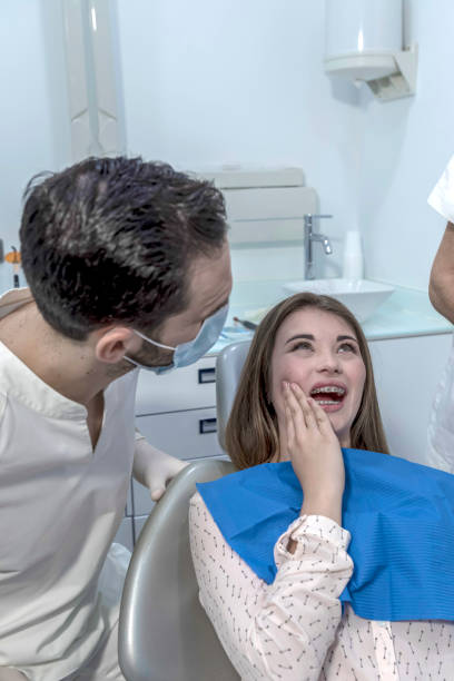 Best Urgent Tooth Repair  in Ashwaubenon, WI